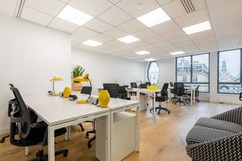 Office: 17-21 Rue Saint-Fiacre, Paris, 75002