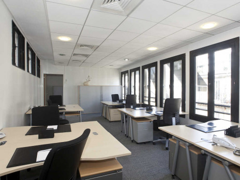 Office: 18 Rue Pasquier, Paris, 75008