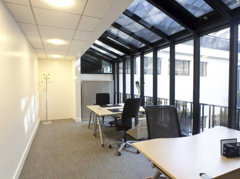 Office: 18 Rue Pasquier, Paris, 75008