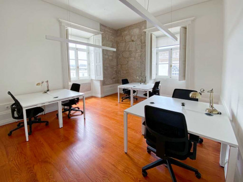 Office: Rua Augusto Rosa 79, Porto, 4000-098