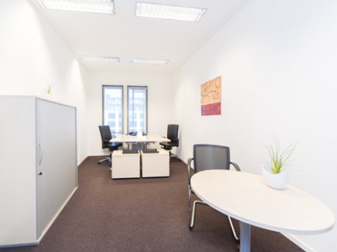 Office: Unter den Linden, 2nd floor, Berlin, 10117