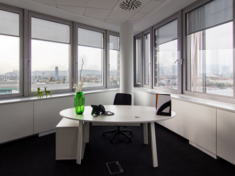 Office: Apollo, Prievozsk, Bratislava, 821 09