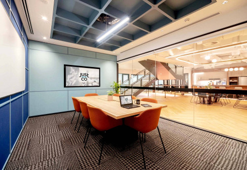 Office: Collins Arch, Level 5, 447 Collins Street, Melbourne 3000