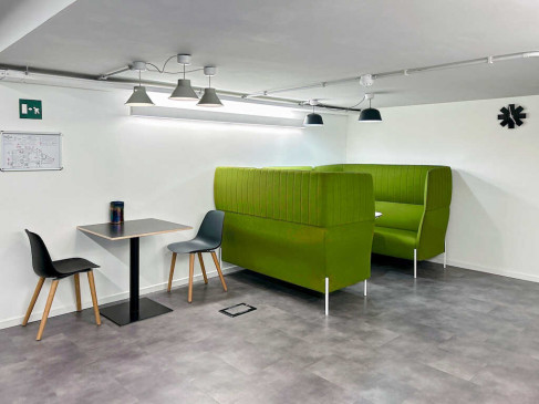 Office: Via Crescenzo del Monte, 29, Rome, 00153