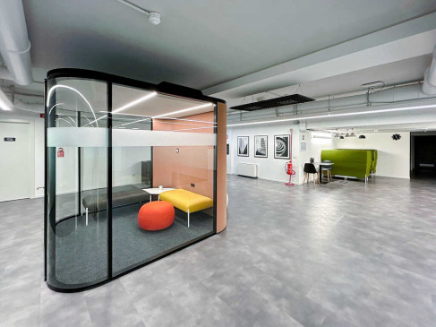 Office: Via Crescenzo del Monte, 29, Rome, 00153