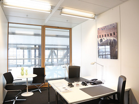 Office: Stadttor Medienhafen, 17th floor, Dusseldorf, 40219