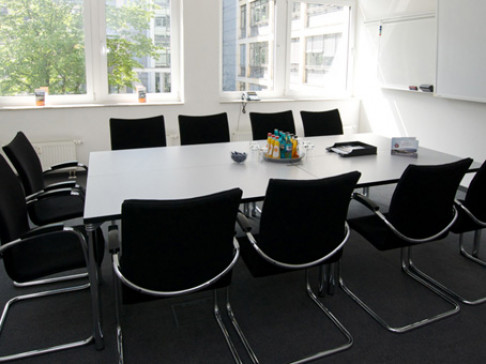 Office: Neu-Isenburg, Dornhofstrasse 34, Frankfurt, 63263