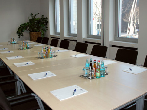 Office: SBC Service and Business Centre GmbH, Mainzer Landstrasse 41, Frankfurt, 60329