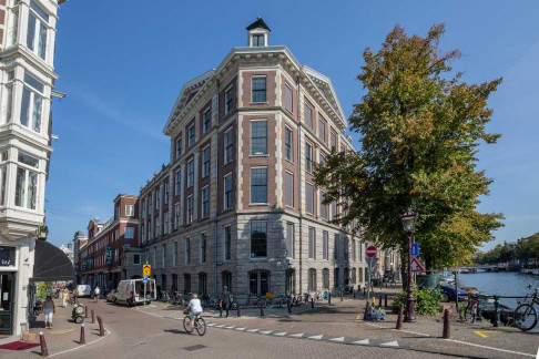 Office: Keizersgracht 555, Amsterdam, 1017 DR