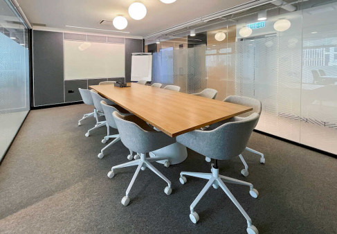 Office: 33 Wyndham Street, Hong Kong Island