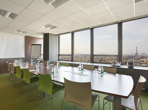 Office: Tour Montparnasse, 33 avenue du Maine, Paris, 75015