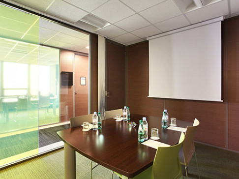 Office: Tour Montparnasse, 33 avenue du Maine, Paris, 75015