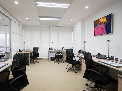 Office: Silver Centre, 1388 North Shaan Xi Road, Shanghai, 200060