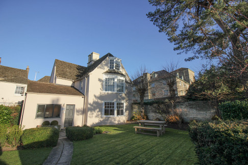 Office: Unicorn House, Watermoor Road, Cirencester, GL7 1JW