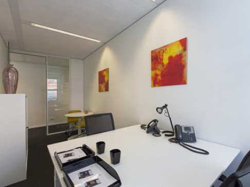 Office: Vianen Business Park, Lange Dreef, Vianen, 4131 NJ