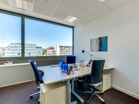 Office: Mainstation, Bahnhofplatz 17, Winterthur, CH-8400